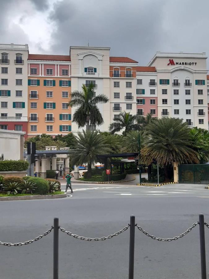 Sarasota Residential Resort: Convenient Naia T3 & World Manila Location 2*