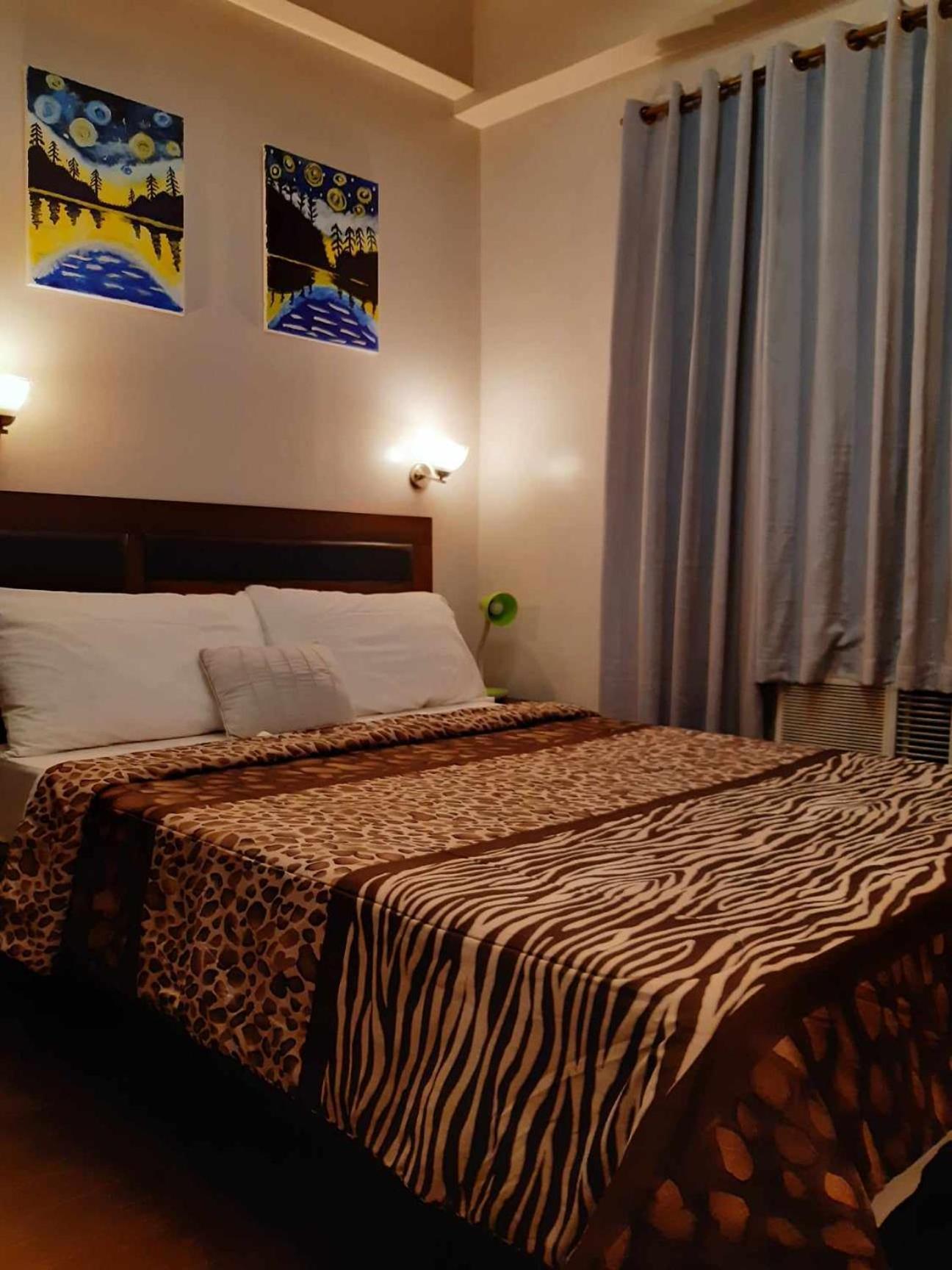 Sarasota Residential Resort: Convenient Naia T3 & World Manila Location